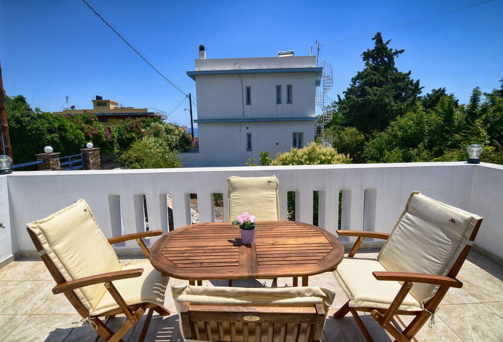Апартаменты Peskesi Ikaria Айос-Кирикос Экстерьер фото